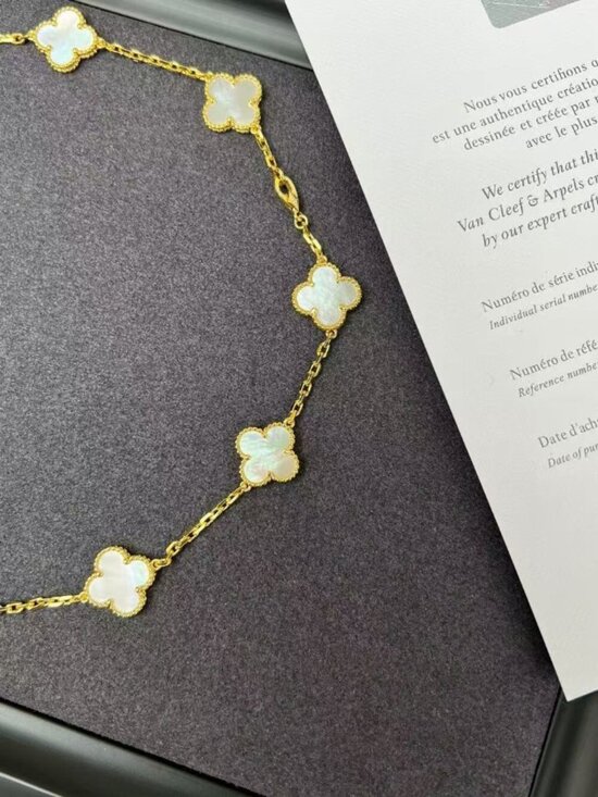 Van Cleef & Arpels Gold Vintage Alhambra necklace, 10 motifs - Picture 5 of 8